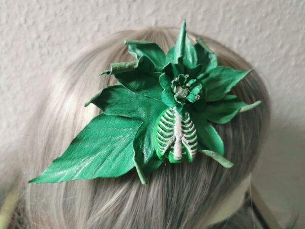 Haarclip Lederblume Brustkorb – Bild 2